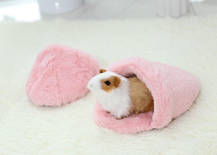 Cozy Critter Haven: Plush Pet Mat For Hamsters, Hedgehogs, Chinchillas, And Rabbits
